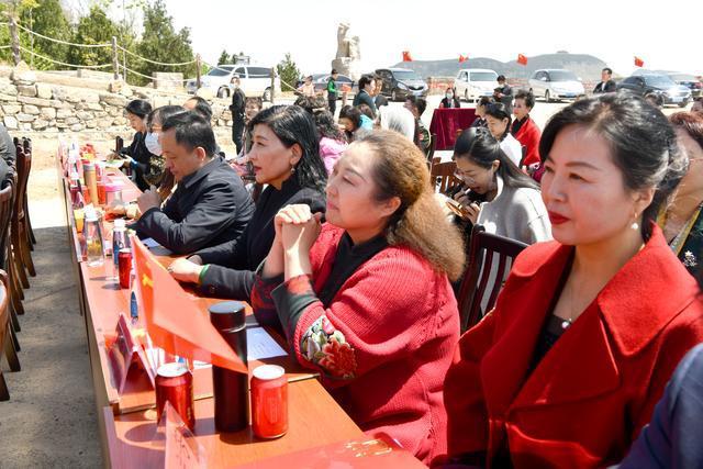 这一天还是来了,1吨钻地弹从天而降,胡塞武装的家底子,要丢了